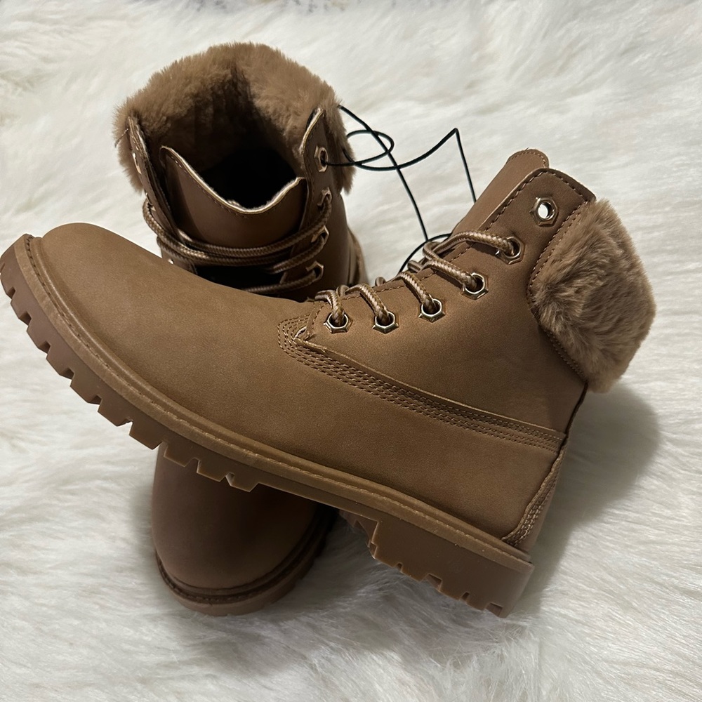 Wild diva boots size6